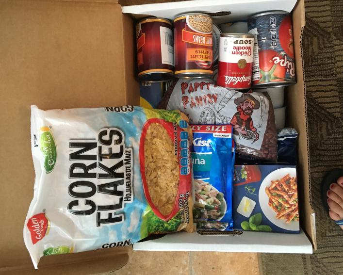 一盒易腐烂的食物