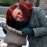 艺术家karin bonnevale聆听土壤