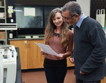 人们看营养分析结果